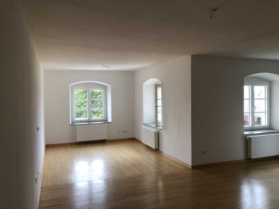 Charmante, helle 2-Zimmer-Wohnung mit Einbauküche in Friedrichshafen