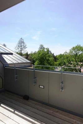 BEZUGSFREI! "Am Funkerberg" - Wohnen im Grünen: Sonnige Maisonette-Wohnung mit West-Dachterrasse