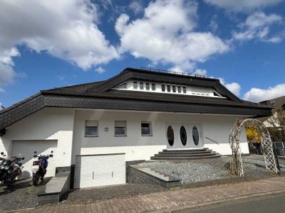 Ruhige, komfortable Basement-Wohnung – Tiefgarage optional, WG möglich!