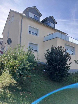 Modernisiertes Mehrfamilienhaus mit Balkon, Terrasse & großem Garten – vermietet