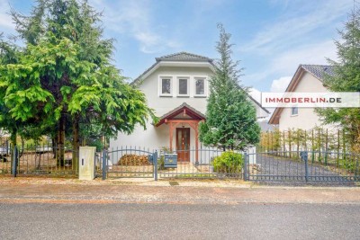 IMMOBERLIN.DE - Fantastisches Einfamilienhaus mit Südterrasse in ländlicher Lage nahe Wald & See