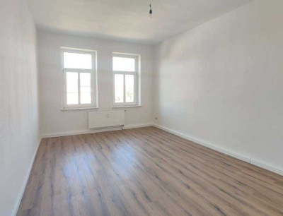 AKTION: Zwei Kaltmieten geschenkt! - Große 2-RW in ruhiger Lage + Laminat + Einbauküche als Option