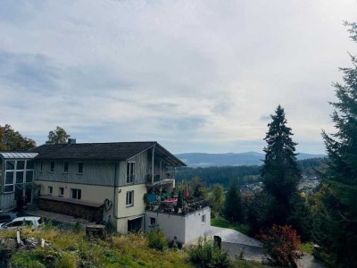 Großzügige 7-Zimmer-Wohnung mit Terrasse & Balkon – Traumlage direkt am Wald in Zwiesel-Rabenstein