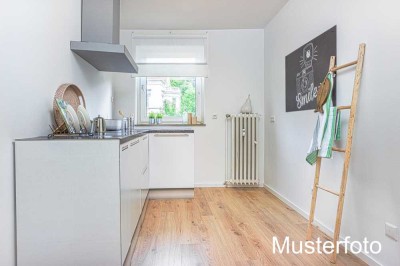 Diskrete Vermarktung: kleine Wohnung in sanierter Stadtvilla mit hoher AfA! PROVISIONSFREI