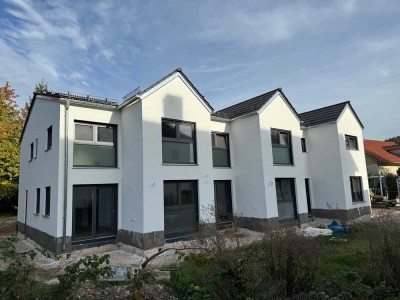 Neubau/Erstbezug - 
Top modernes Reihenmittelhaus in ruhiger Lage!
