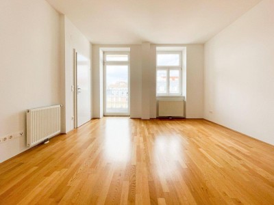 ALTBAUWOHNUNG MIT HOFSEITIGEM BALKON: 3 Zimmer inkl. Küche im 3. Liftstock