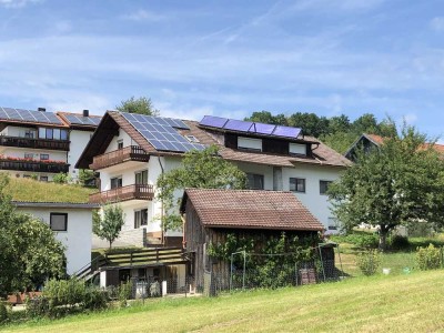 Ein-/Zweifamilienhaus mit großem Grund und viel Platz zum Leben.