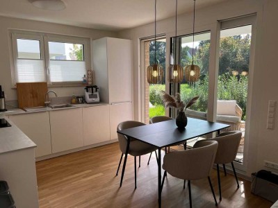 Wunderschöne 2-Zimmer-Wohnung mit Terrasse & Garten