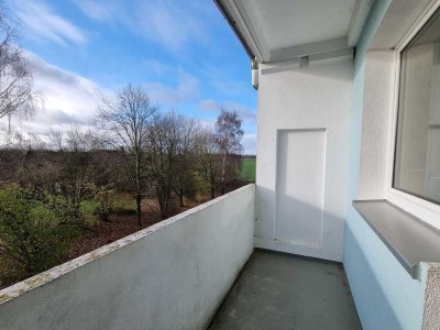 Wir renovieren aktuell Ihre neue 4-Zimmer-Wohnung mit Balkon in Seenähe!