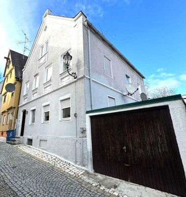 Es finanziert sich fast von selbst! Renoviertes Haus inmitten der historischen Altstadt, ruhige Lage