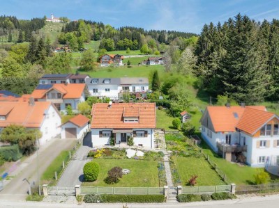 Alpenblick und ruhige Lage -  Einfamilienhaus mit 899 m² Grundstück  - Alternativ Neubebauung