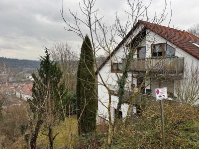 Gepflegte 2-Zimmer-Wohnung mit großem Balkon und Garage in stadtnaher Wohnlage von Schwäbisch Gmünd