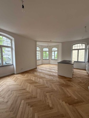 Wohnen Sie im denkmalgeschützten" Kronenhaus" !
Erstbezug mit exklusiver Ausstattung...