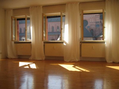 Moderne 2-Zimmer Wohnung mit großer Terasse im Herzen von Mainz