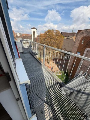 Über den Dächern von Mannheim! Erstbezug in 1 Zimmerwohnung im DG zentral Energiebedarf 105,2 kWh