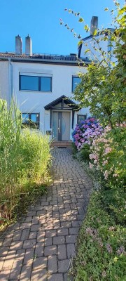 Attraktives und gepflegtes 5-Zimmer-Reihenhaus in Eppstein-Bremthal