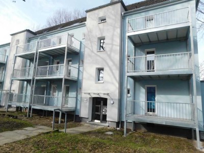 schöne, kleine 2-Zimmer-Wohnung in modernisiertem Haus