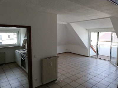 3-Zimmer-Küche-Bad-DG-Wohnung mit Balkon und EBK in Ingelheim