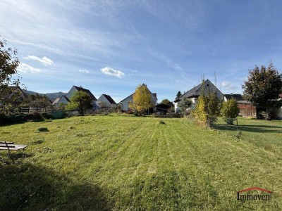 RUHE und SONNE PUR - Ein schöner, sonniger und großzügiger Garten mit Einfamilienhaus!