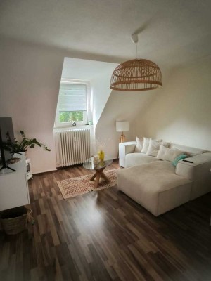 Praktisch geschnitte 3-Zimmer-Dachgeschoss-Wohnung im 2. OG