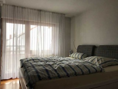 Stilvolle, sanierte 3-Zimmer-Wohnung mit Balkon und EBK in beliebter Halbhöhenlage Esslingen