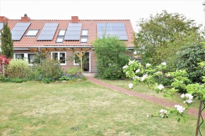*Charmantes Endreihenhaus mit Garten in zentraler Lage von Tostedt zu vermieten*