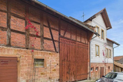 Charmantes ökologisches Fachwerkhaus mit Scheune und modernem Hydro-Kamin-System