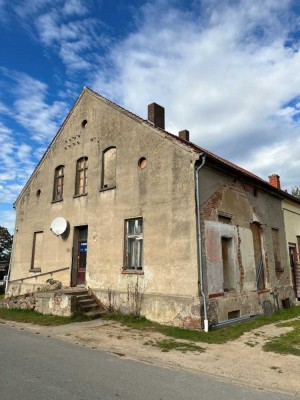 Renovierungsbedürftige Doppelhaushälfte in Grapzow