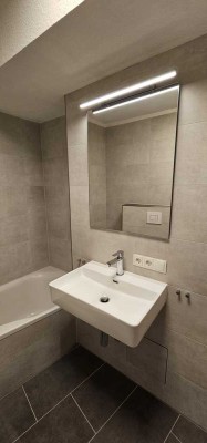 Elegante 3-Zi-Wohnung mit großer Terrasse in Uni-Nähe//saniert//ruhiges Wohnen mit Blick ins Grüne