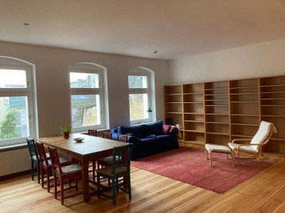 Provisionsfreie sonnige 2-Zimmer Maisonette-Wohnung im 4. OG in Berlin-Schöneberg