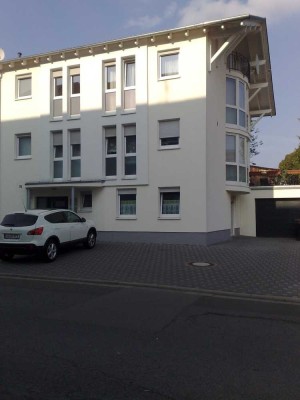 Helle und Moderne 2 Zimmer Wohnung mit EBK im EG in Kaiserslautern Innenstadt