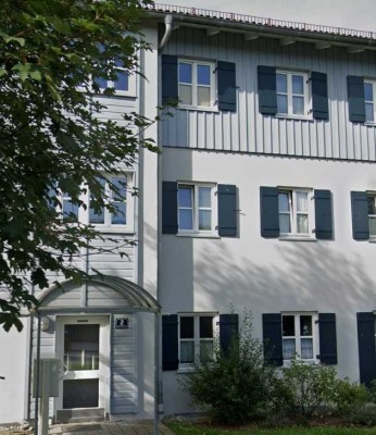 Erstbezug nach Sanierung mit Balkon: Geschmackvolle 1,5-Raum-Wohnung mit geh. Innenausstattung
