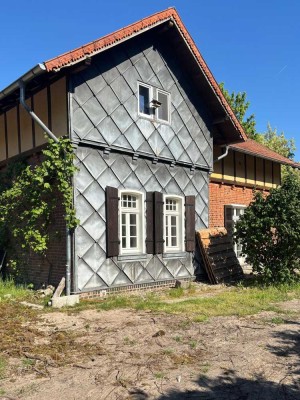 3-Zimmer-Altbauwohnung mit Garten