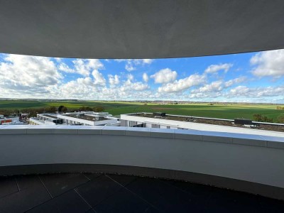 Exklusive 3-Zimmer-Wohnung mit traumhaftem Ausblick, Einbauküche und großem Balkon