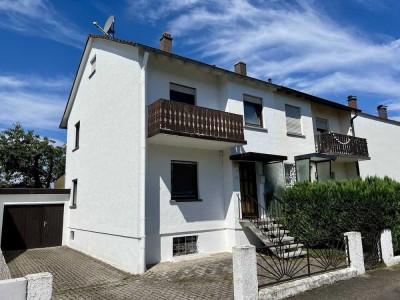 Liebevoll gepflegte Doppelhaushälfte mit gemütlichem Garten, Terrasse und Garage in Rastatt!