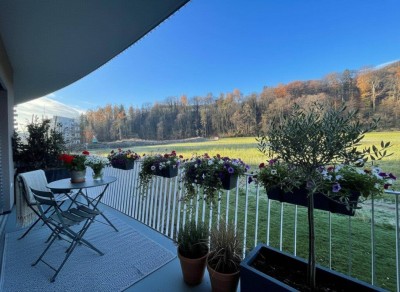 Traumwohnung mit Blick ins Grüne: 2-Zimmerwohnung mit Balkon im Paradies - Tennisparadies