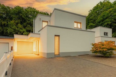 Architektonisches Juwel mit Spa und Smart-Home-Komfort – stilvolles Familienleben in BGL-Nußbaum