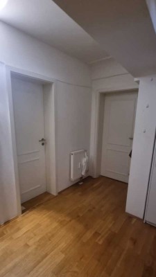 Denkmalsanierte 2-Zimmer Wohnung mit Flair Nähe Steinerne Brücke