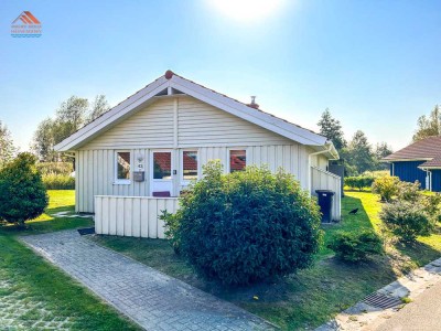 Großes Ferienhaus am See im Ferienpark "Neuseeland" in Otterndorf zu verkaufen