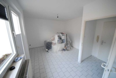 Schönes 1.-Zi.-App. (25qm) im 4.OG. mit kl. Balkon in Offenbach, nähe Sanaklinik und Stadtmitte.