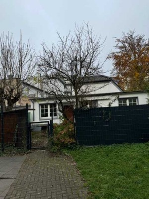 !!! Köln-Braunsfeld !!!  kleines Haus in Stadtwaldnähe mit Garten