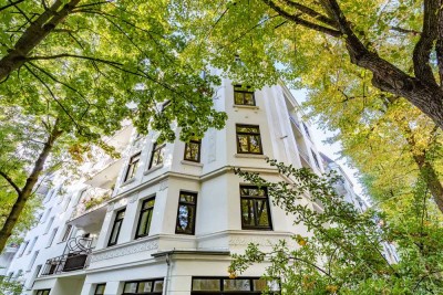 Vermietete Altbauwohnung mit Balkon in bester Lage! ++Courtagefrei++