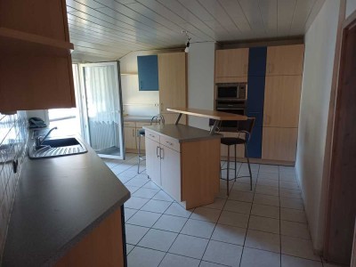 Großzügige, helle Wohnung mit zwei Balkonen – WG-geeignet