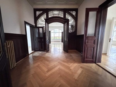 Wohnung sucht Familie: geräumige 6-Zimmer-Wohnung