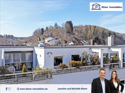 Modernisiertes Penthouse mit Dachterrasse, Loggia & Balkon