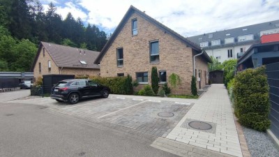 Attraktive möblierte 4-Zimmer-Doppelhaushälfte mit gehobener Innenausstattung in Lahr/Schwarzwald