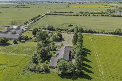 Resthof in schöner Feldrandlage von Vadersdorf mit diversen Nutzungs- und Gestaltungsoptionen