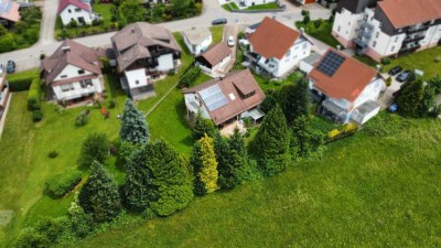 Gemütliches 2-Familienhaus mit großem Garten und Doppelgarage