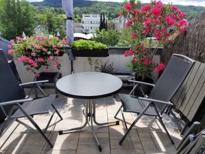 Sonnige, großzügige 2-Zimmer DG mit Dachterrasse