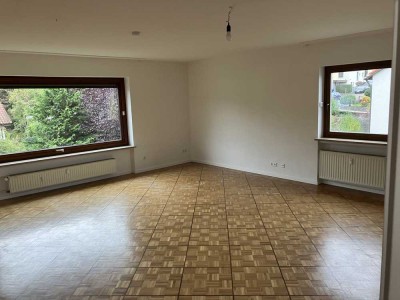 Geräumige familienfreundliche 4-Zimmer-Wohnung mit Balkon in Bad Mergentheim